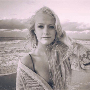 美女裸18禁蓝莓
